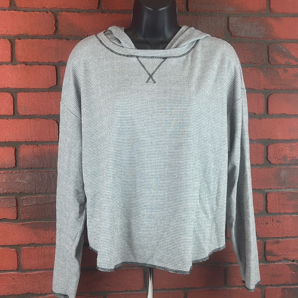 Urban‎ Romantics Hoodie Womens Large